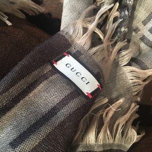Gucci servie shawl scarf